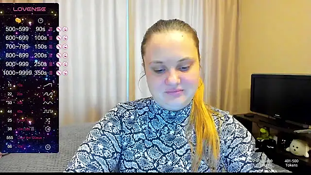 Snapshot of AlanaBrox chatting on 6, 2, 2025 AlanaBrox online show from 6, 2, 2025