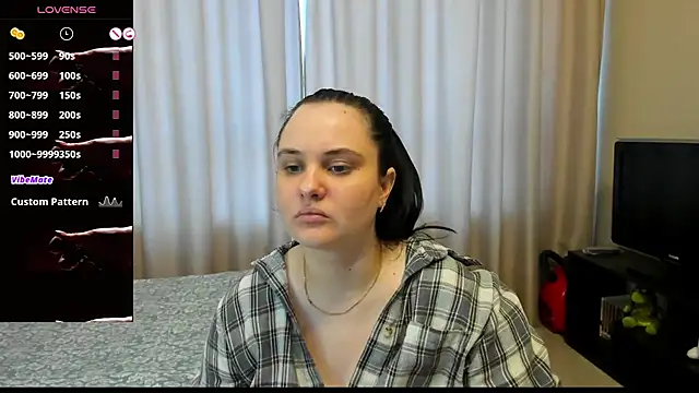 Snapshot of AlanaBrox chatting on 5, 5, 2026 AlanaBrox online show from 5, 5, 2026