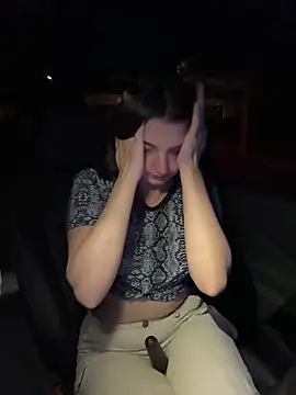 DoriDeluxe66 online show from 23, 2, 2025