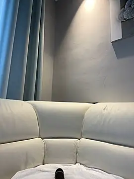 DoriDeluxe66 online show from 5, 3, 2025