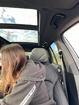 DoriDeluxe66 online show from 1, 12, 2025