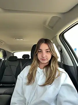 DoriDeluxe66 online show from 9, 4, 2026