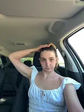 DoriDeluxe66 online show from 15, 4, 2026