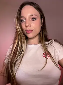 Snapshot of Sara_Browney chatting on 4, 2, 2025 Sara Browney online show from 4, 2, 2025