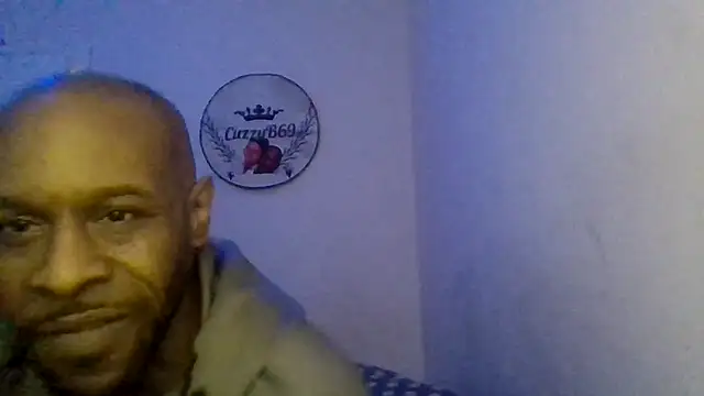 Snapshot of CuzzyB69 chatting on 28, 11, 2025 CuzzyB69 online show from 28, 11, 2025