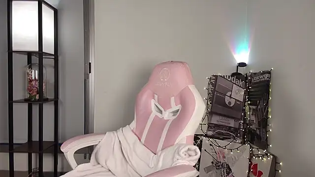  monamour  online show from 20, 3, 2025