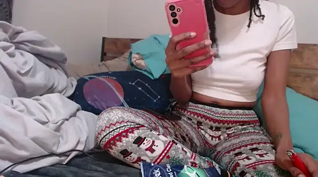 Snapshot of EmpressSunshine chatting on 4, 12, 2024 EmpressSunshine online show from 4, 12, 2024