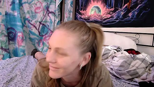 Snapshot of coryandthepeach chatting on 23, 12, 2024 coryandthepeach online show from 23, 12, 2024