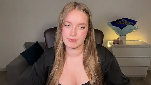Snapshot of EvaMaddison chatting on 5, 6, 2026 EvaMaddison online show from 5, 6, 2026
