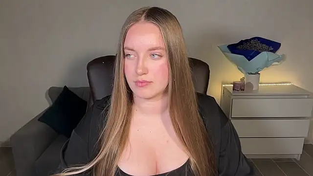Snapshot of EvaMaddison chatting on 6, 6, 2026 EvaMaddison online show from 6, 6, 2026