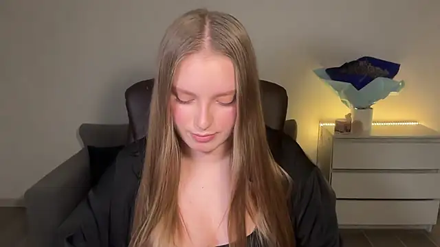 Snapshot of EvaMaddison chatting on 21, 6, 2026 EvaMaddison online show from 21, 6, 2026