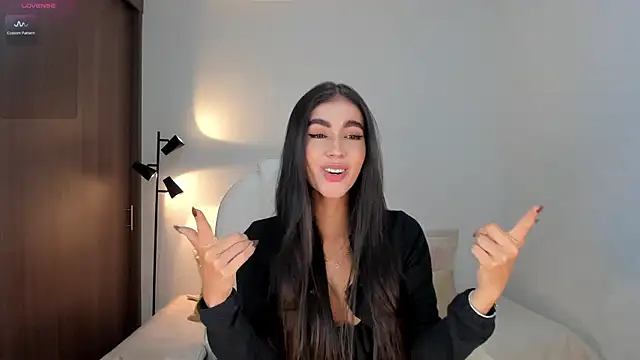 Snapshot of RebeccaBaxter chatting on 12, 11, 2025 RebeccaBaxter online show from 12, 11, 2025