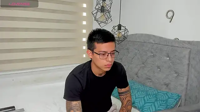 SIXXTOLOVE18 online show from 13, 2, 2026