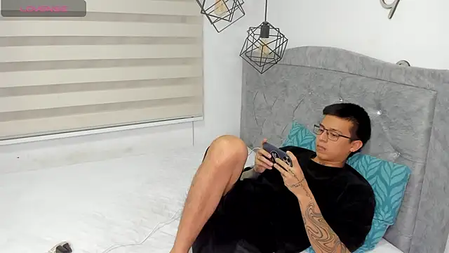 SIXXTOLOVE18 online show from 15, 2, 2026