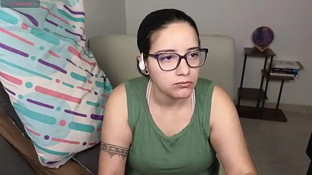 Snapshot of blue__moon_ chatting on 28, 4, 2026 blue moon online show from 28, 4, 2026