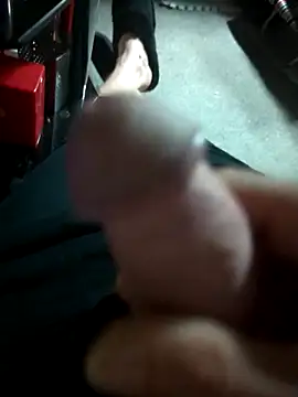 Dani el82xh online show from 8, 4, 2026