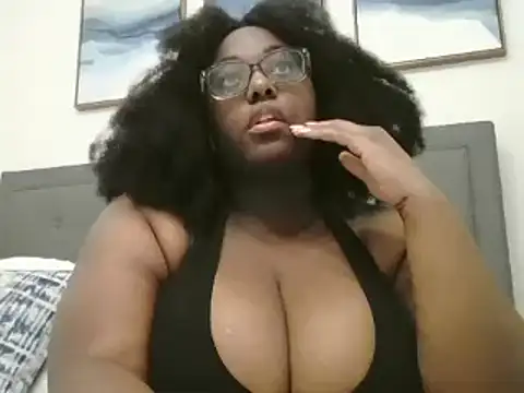 Snapshot of MissCC99 chatting on 5, 12, 2024 MissCC99 online show from 5, 12, 2024