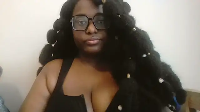 Snapshot of MissCC99 chatting on 18, 11, 2025 MissCC99 online show from 18, 11, 2025