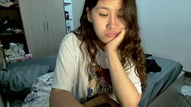 Snapshot of Riz_girl chatting on 5, 8, 2026 Riz girl online show from 5, 8, 2026