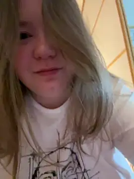 Snapshot of remirann_ chatting on 25, 12, 2024 remirann  online show from 25, 12, 2024