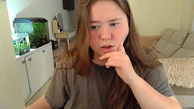 Snapshot of remirann_ chatting on 5, 3, 2025 remirann  online show from 5, 3, 2025