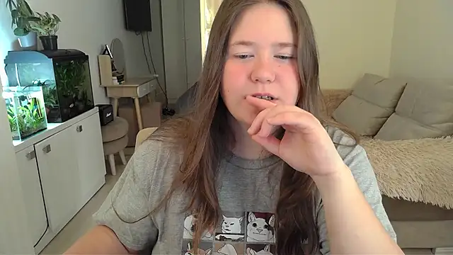 Snapshot of remirann_ chatting on 18, 3, 2025 remirann  online show from 18, 3, 2025