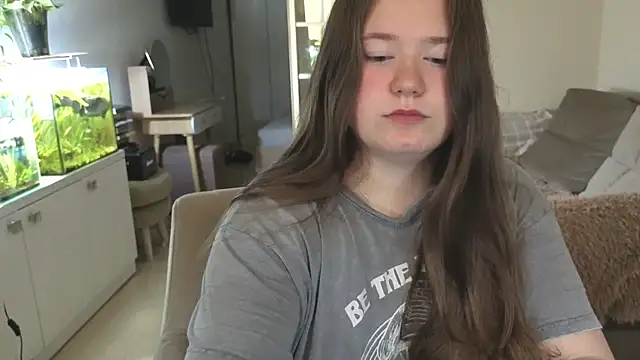 Snapshot of remirann_ chatting on 2, 11, 2025 remirann  online show from 2, 11, 2025