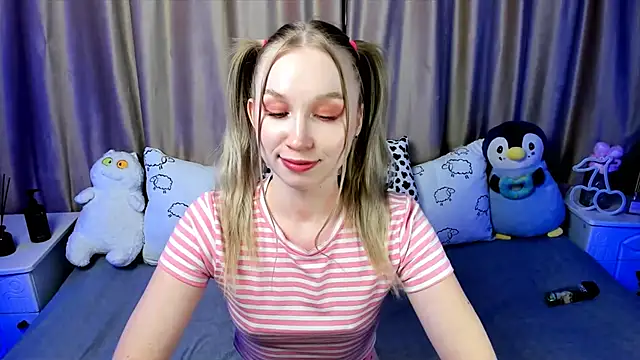 Snapshot of LilyStarlight chatting on 9, 12, 2024 LilyStarlight online show from 9, 12, 2024