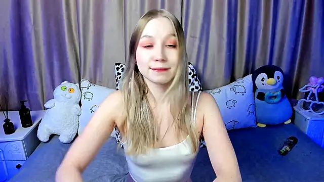 Snapshot of LilyStarlight chatting on 14, 12, 2024 LilyStarlight online show from 14, 12, 2024