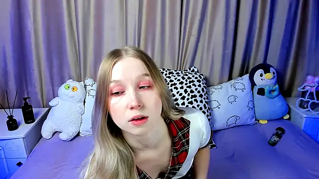 Snapshot of LilyStarlight chatting on 19, 12, 2024 LilyStarlight online show from 19, 12, 2024