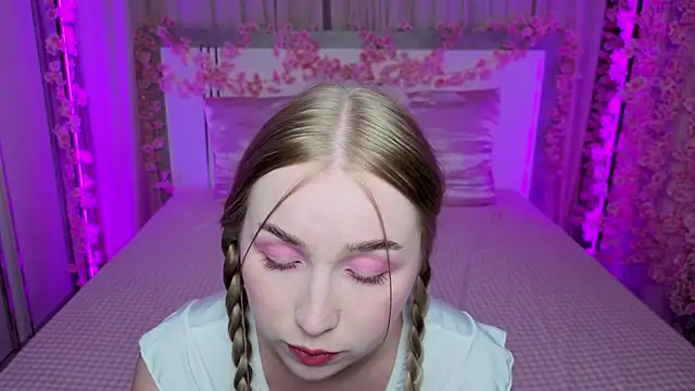 Snapshot of LilyStarlight chatting on 9, 7, 2026 LilyStarlight online show from 9, 7, 2026
