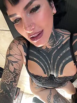 Snapshot of InkedBiitch chatting on 12, 3, 2025 InkedBiitch online show from 12, 3, 2025