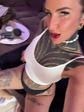 Snapshot of InkedBiitch chatting on 17, 9, 2025 InkedBiitch online show from 17, 9, 2025