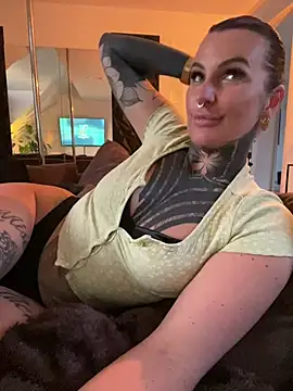 InkedBiitch online show from 17, 4, 2026