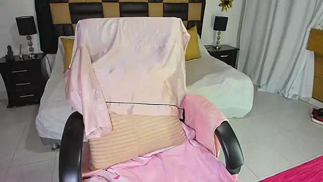 Snapshot of BarbieKano chatting on 17, 11, 2025 BarbieKano online show from 17, 11, 2025