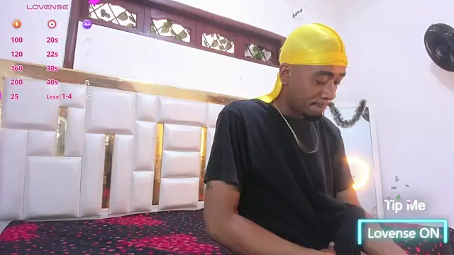 Snapshot of Kylieandjhonny chatting on 24, 12, 2024 Kylieandjhonny online show from 24, 12, 2024