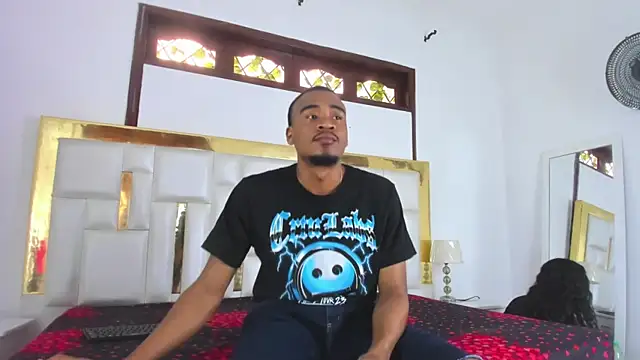 Snapshot of Kylieandjhonny chatting on 14, 2, 2025 Kylieandjhonny online show from 14, 2, 2025