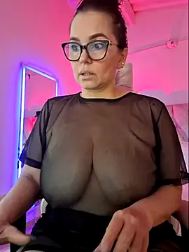 MariaPau 83 online show from 9, 4, 2026