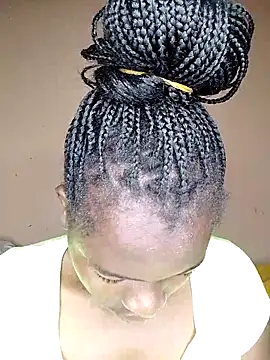 Snapshot of _cutemelania chatting on 28, 9, 2025 cutemelania online show from 28, 9, 2025