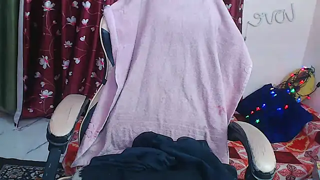 Snapshot of Naiaa-mylove chatting on 19, 2, 2026 Naiaa-mylove online show from 19, 2, 2026