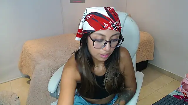 Snapshot of Gabi_morales chatting on 5, 12, 2024 Gabi morales online show from 5, 12, 2024