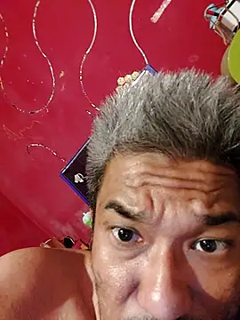 Snapshot of UncleHusz chatting on 29, 9, 2025 UncleHusz online show from 29, 9, 2025