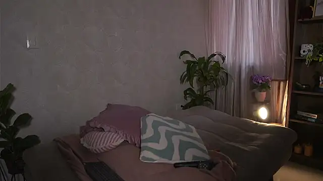 HannahEvanss online show from 8, 4, 2026