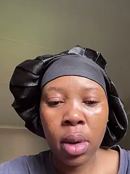 Snapshot of cherrybabe76 chatting on 24, 2, 2025 cherrybabe76 online show from 24, 2, 2025