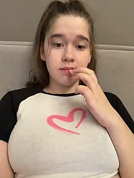 Snapshot of HornyGirlH chatting on 11, 5, 2026 HornyGirlH online show from 11, 5, 2026