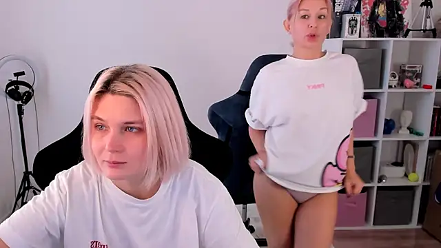 hotblonds online show from 10, 11, 2025