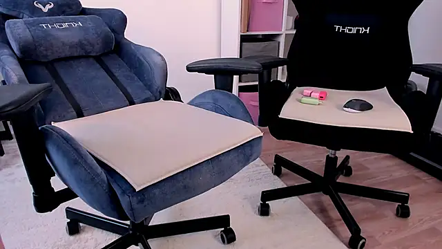 hotblonds online show from 2, 2, 2026