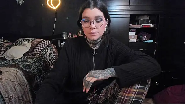 Lilmarieee online show from 14, 3, 2025