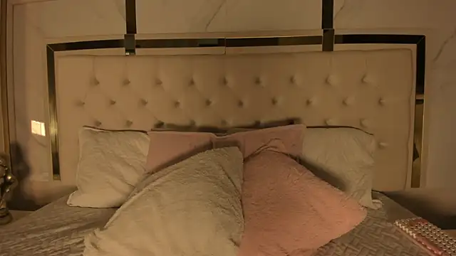 Meghan stonne  online show from 22, 11, 2025