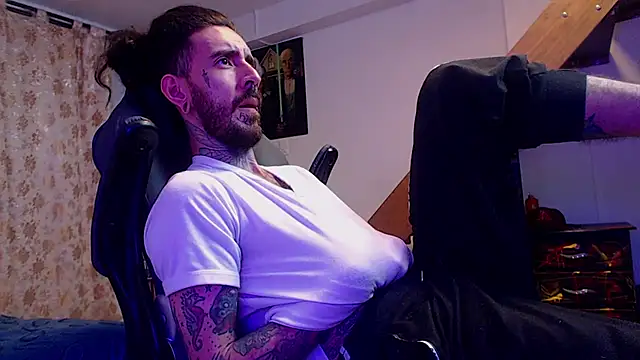 Snapshot of harry_reems1 chatting on 12, 12, 2024 harry reems1 online show from 12, 12, 2024